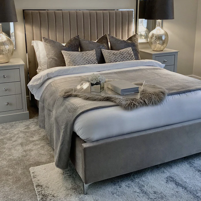 CAMA CON MARCO DE ACERO